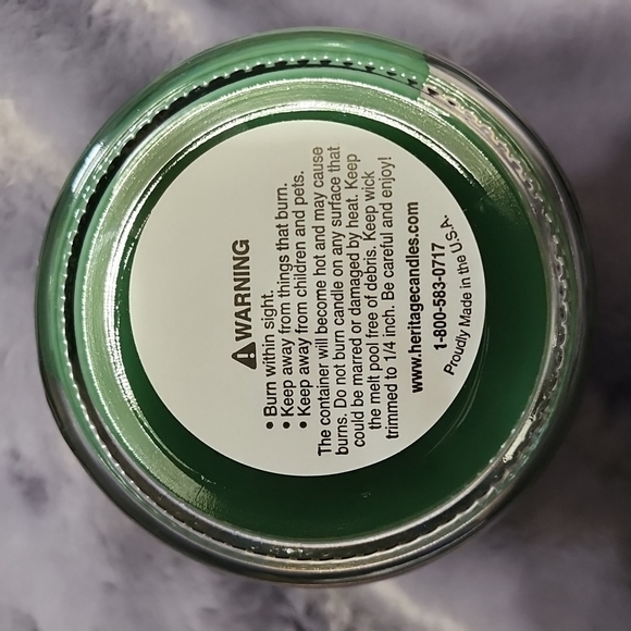 Heritage Candles 8oz - Picture 3 of 3